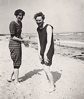 Ιστορικές προσωπικότητες του 20ου αιώνα με μαγιό [εικόνες] | iefimerida.gr 8