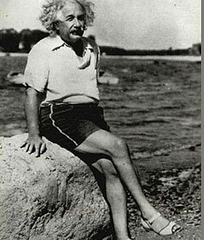 Ιστορικές προσωπικότητες του 20ου αιώνα με μαγιό [εικόνες] | iefimerida.gr 11