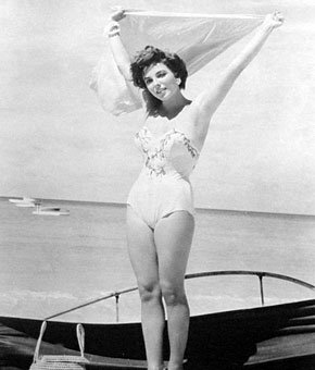 Ιστορικές προσωπικότητες του 20ου αιώνα με μαγιό [εικόνες] | iefimerida.gr 14