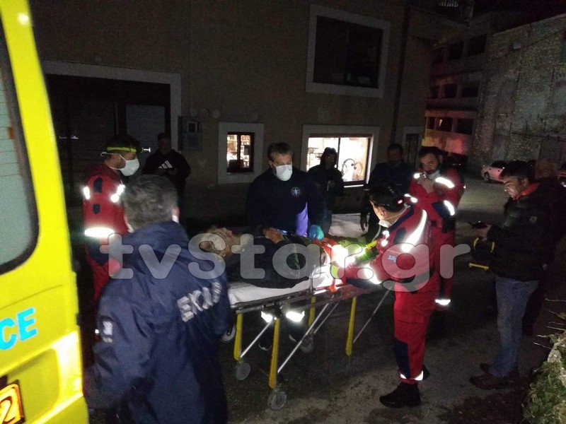 Επιχείρηση διάσωσης άστεγου άνδρα στην Κύμη -Βρέθηκε εξαθλιωμένος, ψέλλιζε «λίγο νερό» [εικόνες] | iefimerida.gr 4