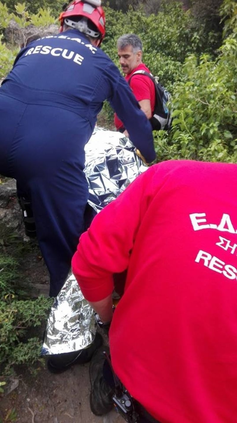 Καρέ καρέ η διάσωση τραυματισμένης τουρίστριας από φαράγγι της Κρήτης [εικόνες] | iefimerida.gr 1