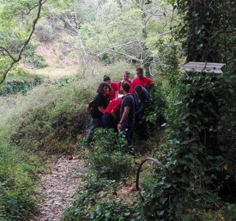 Καρέ καρέ η διάσωση τραυματισμένης τουρίστριας από φαράγγι της Κρήτης [εικόνες] | iefimerida.gr 0