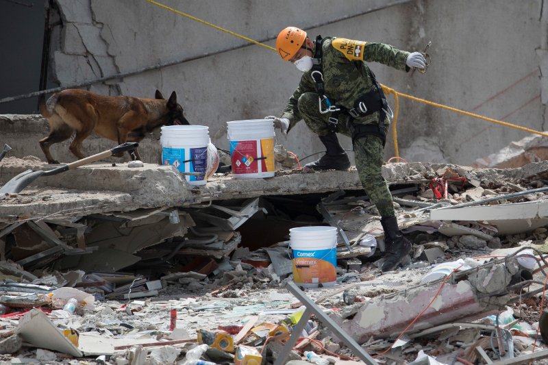 Μεξικό: 319 οι νεκροί από το σεισμό- Οι έρευνες για επιζώντες συνεχίζονται [εικόνες]  | iefimerida.gr 1