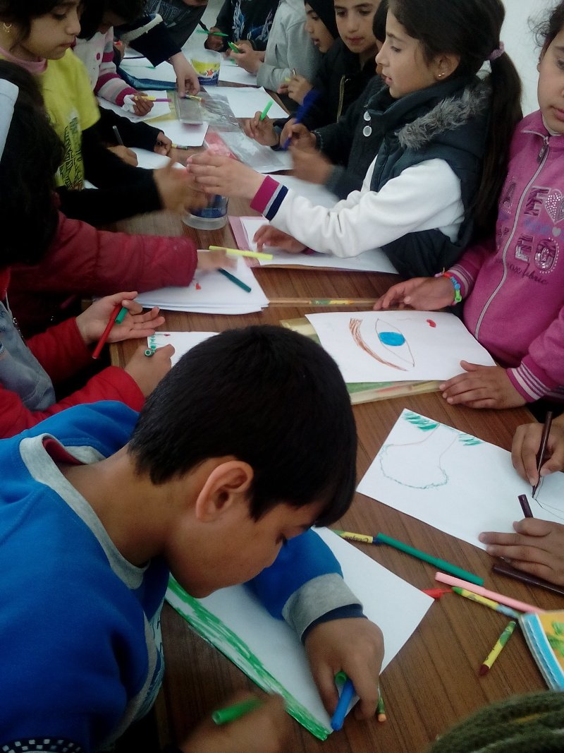 Εφτιαξαν σχολείο για τα προσφυγόπουλα στα Διαβατά -Φοιτούν 240 παιδιά [εικόνες] | iefimerida.gr 2