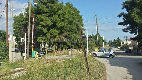 Μεθυσμένος οδηγός τρένου προκάλεσε ατύχημα στη Λαμία -Συγκρούστηκε με Ι.Χ. μέσα στην πόλη [εικόνες] | iefimerida.gr 4