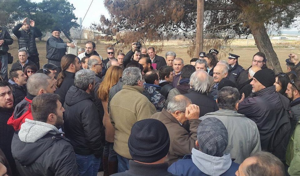 Κρίση στα Διαβατά: Στέλνουν εκεί χιλιάδες πρόσφυγες, οι κάτοικοι θα σχηματίσουν ανθρώπινη αλυσίδα [εικόνες] | iefimerida.gr 9