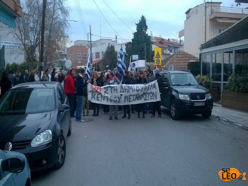 Διαμαρτυρίες και στα Διαβατά ενάντια στη δημιουργία του κέντρου μετεγκατάστασης προσφύγων [εικόνες] | iefimerida.gr 5