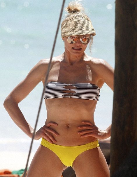 Τα καλογυμνασμένα οπίσθια της Κάμερον Ντίαζ έκαναν θραύση στο Μεξικό [εικόνες] | iefimerida.gr 3