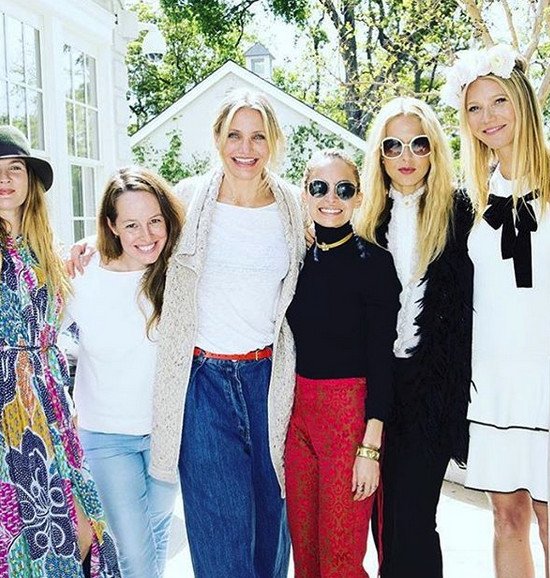 Λεπτή μέση τέλος -Σταρ προμοτάρουν το ανδρόγυνο σώμα, χωρίς καμπύλες [εικόνες] | iefimerida.gr 1