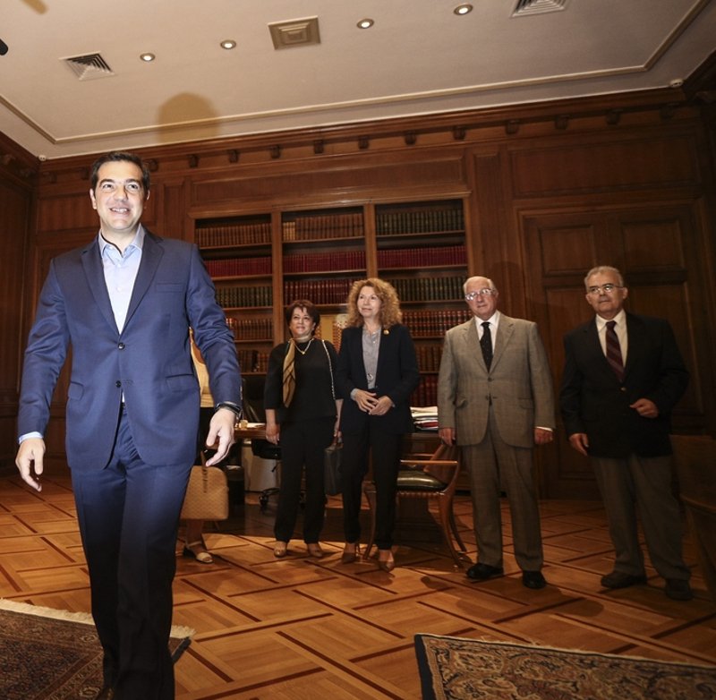 Τσίπρας: Καμία μείωση στους δικαστές -Αυξήσεις στην κορυφή της πυραμίδας | iefimerida.gr 0