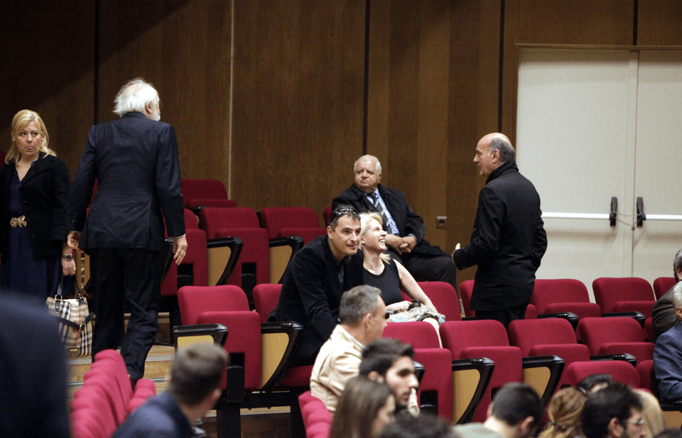 Ο Ακης, η Βίκυ, ο Σμπώκος, ο Λυκουρέζος και ο Κούγιας στη μεγάλη δίκη [εικόνες] | iefimerida.gr 11