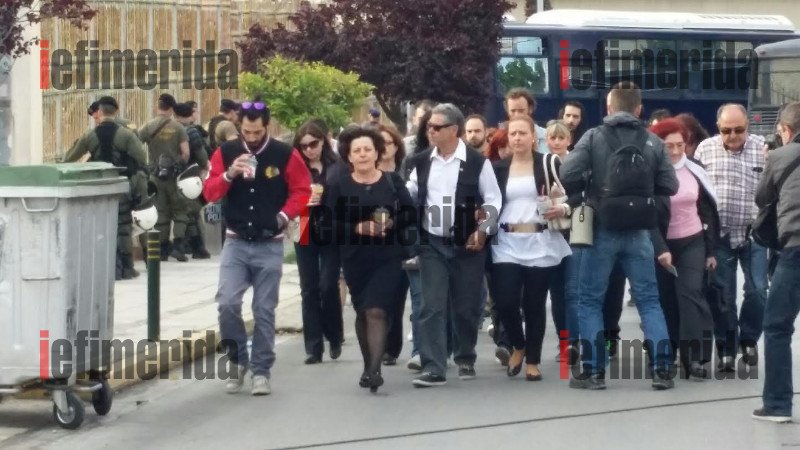 Δίκη Χρυσής Αυγής: Σε κλοιό ξανά ο Κορυδαλλός -Κλειστά σχολεία και κινητοποιήσεις κατοίκων [εικόνες] | iefimerida.gr 9