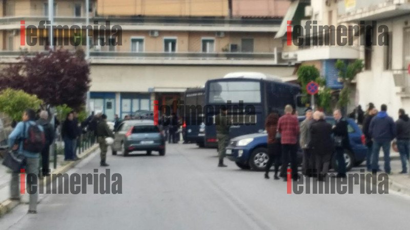 Η δίκη της Χρυσής Αυγής: Απόντες Μιχαλολιάκος και υπαρχηγοί [εικόνες] | iefimerida.gr 11