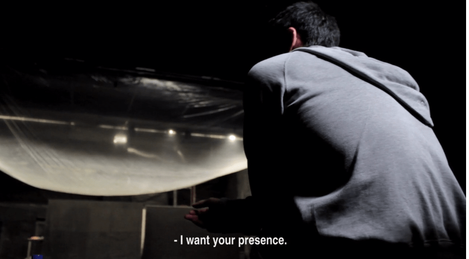 «Θέλω την παρουσία σου, την ύπαρξή σου» -Ματιές στα παρασκήνια και τις πρόβες του νέου έργου του Δημήτρη Παπαϊωάννου [βίντεο] | iefimerida.gr 0