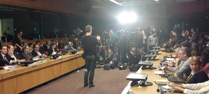 «Περιμένουμε έναν... σούπερ σταρ», έγραφαν δημοσιογράφοι για τον Τσίπρα [εικόνες] | iefimerida.gr 0