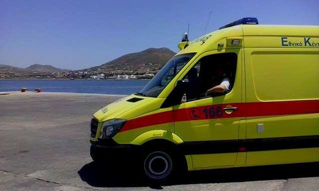 Aπίστευτο: Τι έκανε ο δήμαρχος Πάρου για να μη φύγει το ασθενοφόρο από το νησί [εικόνες] | iefimerida.gr 2