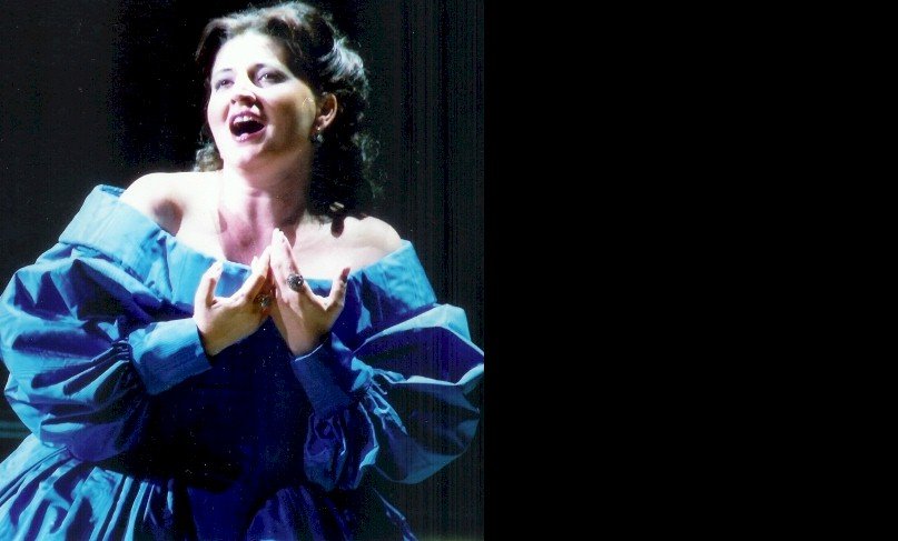 Συγκλονίζει η σοπράνο που ήταν στο φλεγόμενο πλοίο: Μας πλάκωσαν στο ξύλο Τούρκοι και Ιρανοί [βίντεο] | iefimerida.gr 0