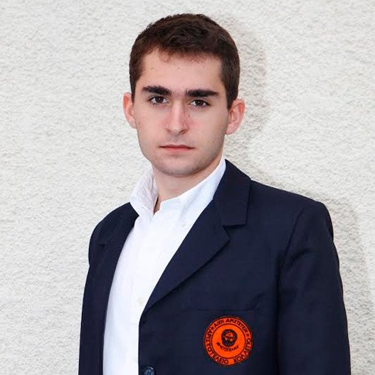 Σάρωσε στις Πανελλήνιες με 19.510 μόρια  | iefimerida.gr 0