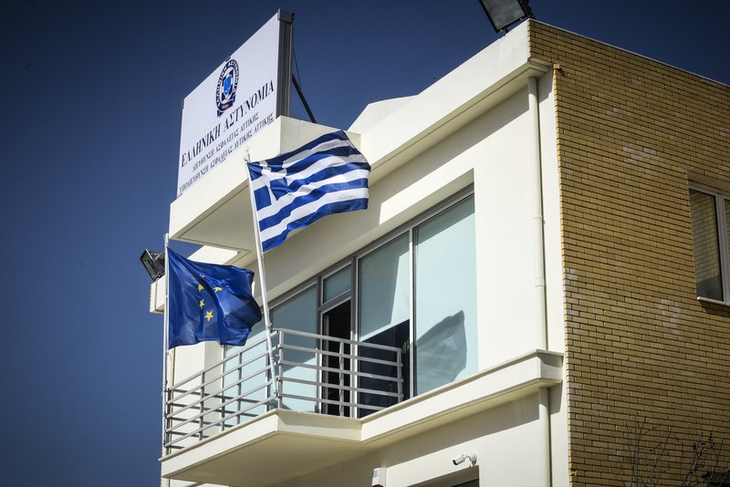 Αμηχανία λόγω ανομίας: Ο πρωθυπουργός εγκαινίασε κτίριο Ασφαλείας στη Φυλή | iefimerida.gr 5