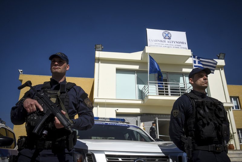 Αμηχανία λόγω ανομίας: Ο πρωθυπουργός εγκαινίασε κτίριο Ασφαλείας στη Φυλή | iefimerida.gr 6
