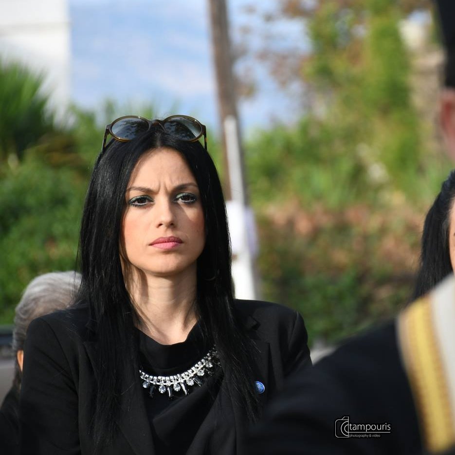  Σέξι δημοτική σύμβουλος πίσω από την υπόθεση με το «φακελάκι» στο Αργος- Κατηγορεί τον πρώην της [εικόνες] | iefimerida.gr 0