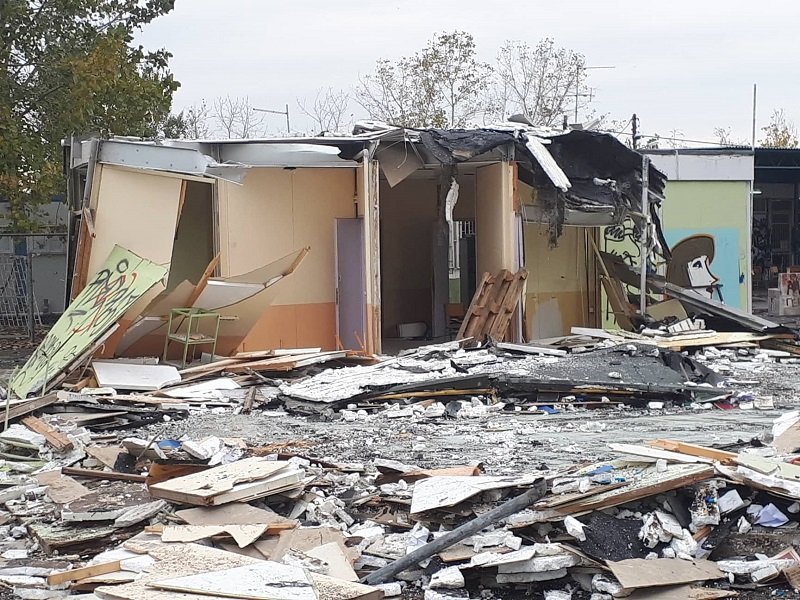 Θεσσαλονίκη: Κατεδάφισαν τα λυόμενα του 12ου δημοτικού σχολείου -Λειτουργούσαν από το 1978 [εικόνες] | iefimerida.gr 4