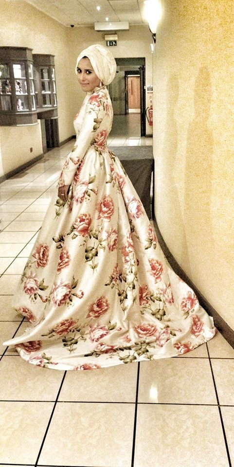 Πώς μια μουσουλμάνα με μαντήλα έγινε σταρ του BBC [εικόνες] | iefimerida.gr 1