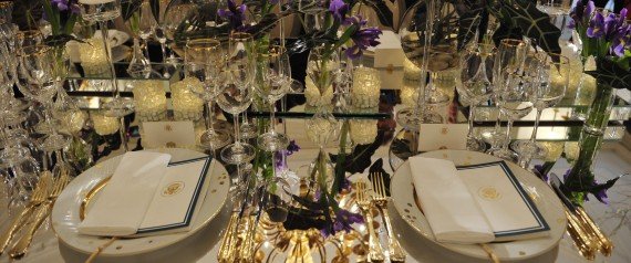 Με βαθύ ντεκολτέ και εντυπωσιακή τουαλέτα η Μισέλ Ομπάμα επισκίασε δύο προέδρους [εικόνες] | iefimerida.gr 7