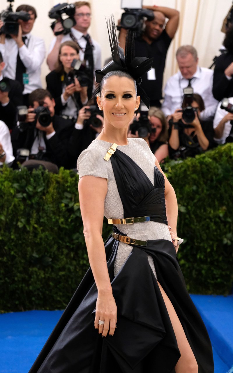 Εύθυμη χήρα η Σελίν Ντιόν -Με τουαλέτα με σκίσιμο ως το εσώρουχο [εικόνες] | iefimerida.gr 5