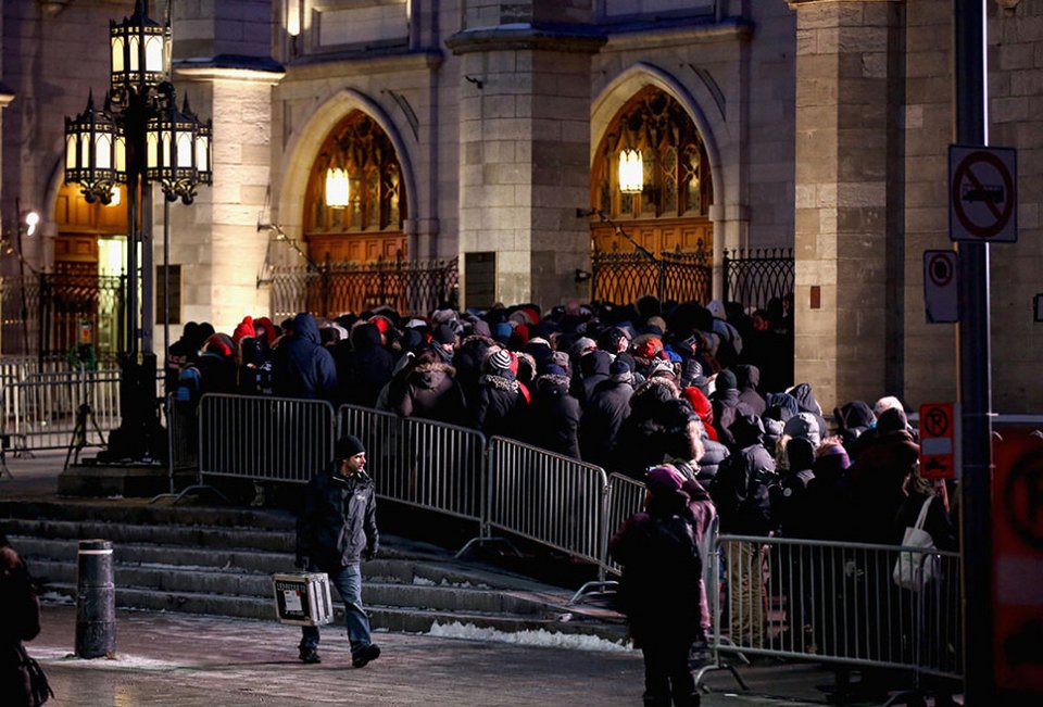 Κηδεία σαν τέλειο αμερικανικό σόου -Του συζύγου της Σελίν Ντιόν [εικόνες] | iefimerida.gr 3