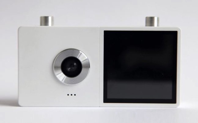 Επαναστατική εφεύρεση σου επιτρέπει να τραβάς φωτογραφία και να είναι κι εσύ μέσα [εικόνες+βίντεο] | iefimerida.gr 0