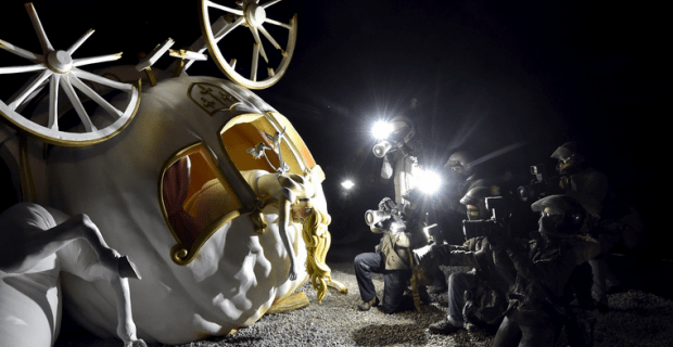 Ο Μπάνκσι διαλύει τη «Dismaland» για να φιλοξενήσει πρόσφυγες [εικόνες] | iefimerida.gr 4