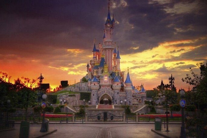 Ερημιά στη Disneyland -Κλειστή για πρώτη φορά από τότε που άνοιξε, το 1992 [εικόνες] | iefimerida.gr 0