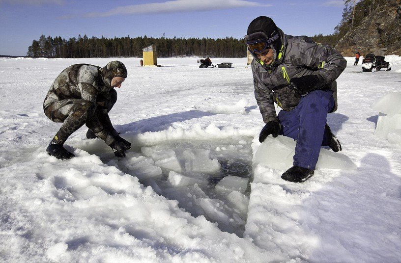 Κατάδυση στη βαθιά, παγωμένη, πράσινη... θάλασσα [εικόνες] | iefimerida.gr 2