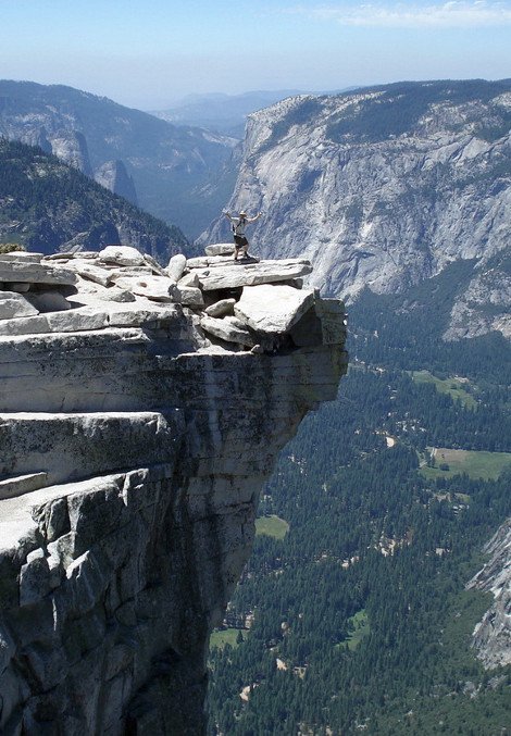 Αγρια ομορφιά στα... άκρα: Βράχοι που ακροβατούν πάνω στο απόλυτο κενό [εικόνες] | iefimerida.gr 0
