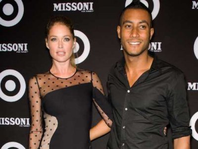 Αυτοί είναι οι σύζυγοι-σύντροφοι που γεύονται τα κάλλη των υπερ-μοντέλων της Victoria's Secret [εικόνες] | iefimerida.gr 1