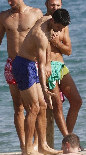 Ανδροπαρέα, ήλιος και θάλασσα -Ο Τζόκοβιτς στην Ιμπιζα, χωρίς την καλή του, για να ξεχάσει το Ρολάν Γκαρός [εικόνες] | iefimerida.gr 2