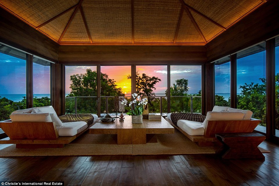 Παραλίες με άσπρη άμμο, θέα στον ωκεανό και πολυτελείς χώροι: Το παλάτι της Ντόνα Καράν στη μαγευτική Καραϊβική [εικόνες] | iefimerida.gr 4