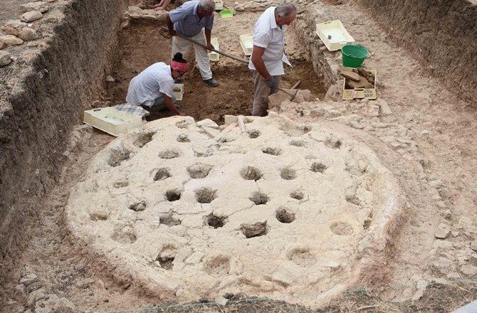 Σπουδαία αρχαιολογική ανακάλυψη: Βρέθηκε στη Σικελία το μεγαλύτερο εργοστάσιο κεραμικών του κόσμου και είναι αρχαιοελληνικό [εικόνες] | iefimerida.gr 1