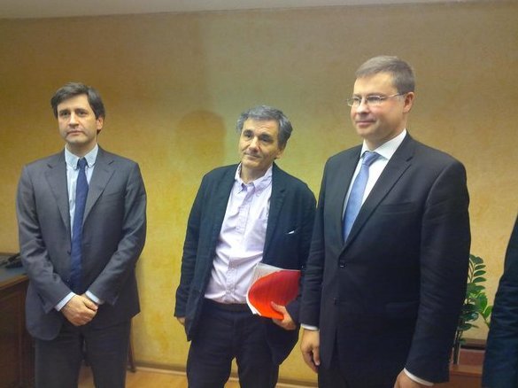 Η άφιξη Ντομπρόβσκις στο ΥΠΟΙΚ [εικόνες] | iefimerida.gr 2