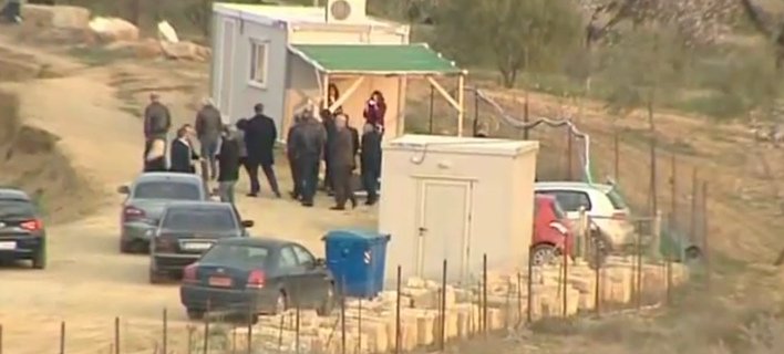 Στην Αμφίπολη ο Κώστας Καραμανλής – Η επίσκεψη και η ενημέρωση στον Τύμβο Καστά [εικόνες] | iefimerida.gr 1