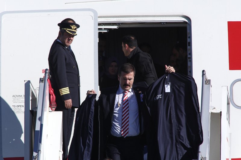 Ο Σουλτάνος στην Αθήνα: Αμέτρητες βαλίτσες, πολλά κοστούμια και ξανθιές σωματοφύλακες [εικόνες] | iefimerida.gr 10