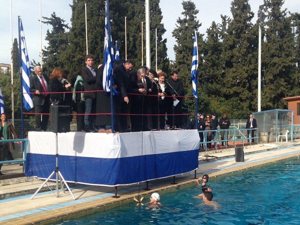 Αυτή είναι η 8χρονη που έπιασε το Σταυρό στο κολυμβητήριο του Μετς [εικόνες] | iefimerida.gr 1