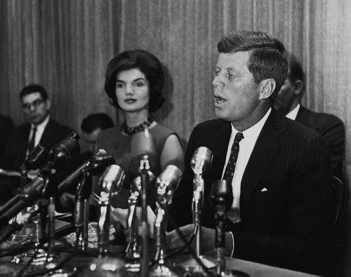 O Τραμπ αναβάλλει τη δημοσιοποίηση απόρρητων εγγράφων για τη δολοφονία Κένεντι [εικόνες]  | iefimerida.gr 5