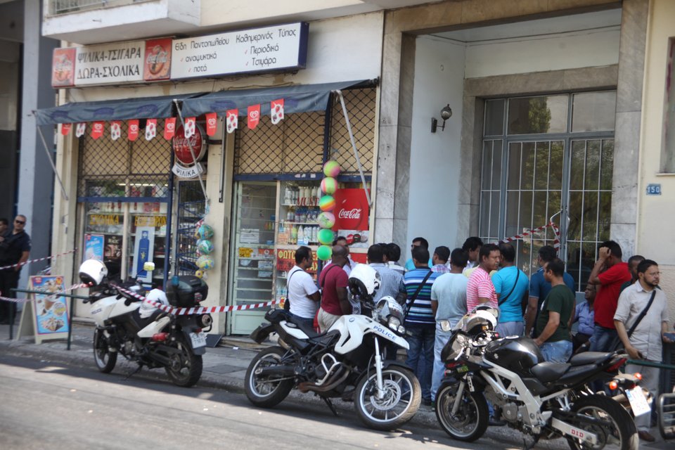 Αγριο έγκλημα στον Αγιο Παντελεήμονα -Δολοφόνησαν ιδιοκτήτη ψιλικατζίδικου [εικόνες]  | iefimerida.gr 3