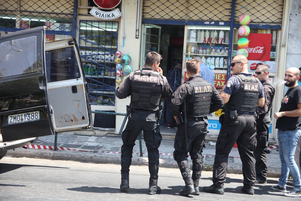 Αγριο έγκλημα στον Αγιο Παντελεήμονα -Δολοφόνησαν ιδιοκτήτη ψιλικατζίδικου [εικόνες]  | iefimerida.gr 4