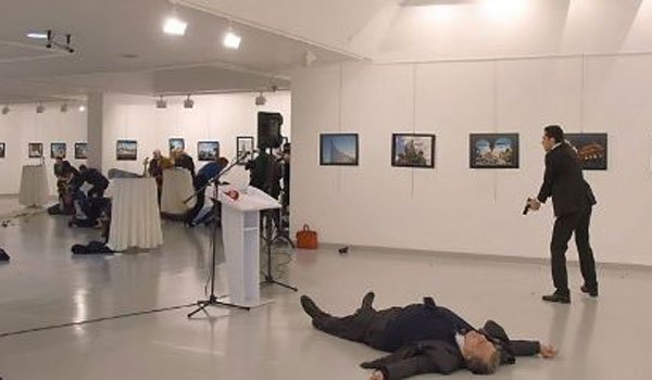 Η σύζυγος του Ρώσου πρέσβη αποκαλύπτει: Δεν είχαμε σωματοφύλακες στην Αγκυρα [εικόνες] | iefimerida.gr 0