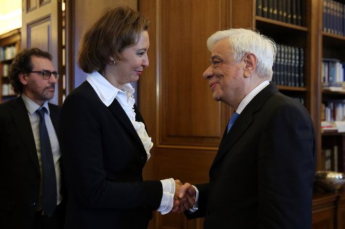 Με την γενική διευθύντρια του Διεθνούς Οργανισμού Μετανάστευσης συναντήθηκε ο Παυλόπουλος | iefimerida.gr 0