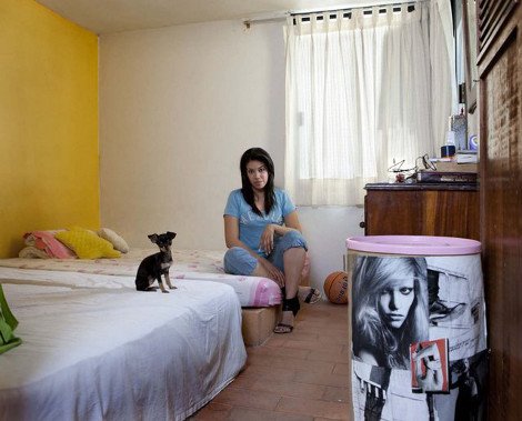 Οι αντιθέσεις αυτού του κόσμου μέσα από τα υπνοδωμάτια γυναικών - Λιτά και φτωχικά VS πολυτελών και υπερφορτωμένων [εικόνες] | iefimerida.gr 13