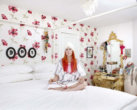 Οι αντιθέσεις αυτού του κόσμου μέσα από τα υπνοδωμάτια γυναικών - Λιτά και φτωχικά VS πολυτελών και υπερφορτωμένων [εικόνες] | iefimerida.gr 17